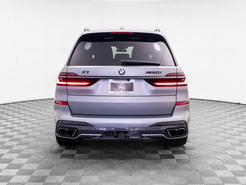 Frozen Pure Grey Metallic 2027 BMW X7 M60i