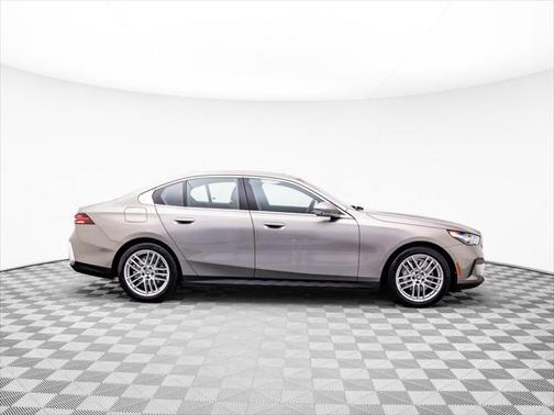 2024 BMW 530 i xDrive