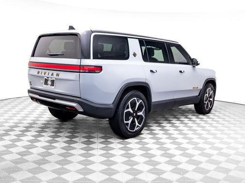 Limestone 2023 Rivian R1S Adventure