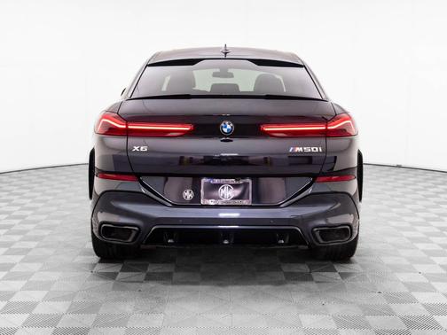 2022 BMW X6 M50i