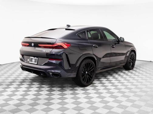 2022 BMW X6 M50i
