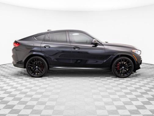 2022 BMW X6 M50i
