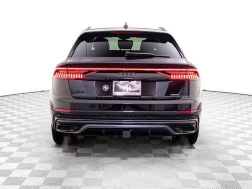 2023 Audi Q8 55 Premium Plus