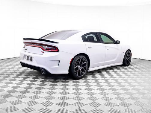 2016 Dodge Charger R/T Scat Pack