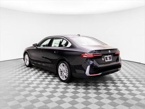 2025 BMW 530 i xDrive