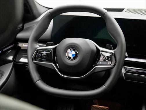 2025 BMW 530 i xDrive