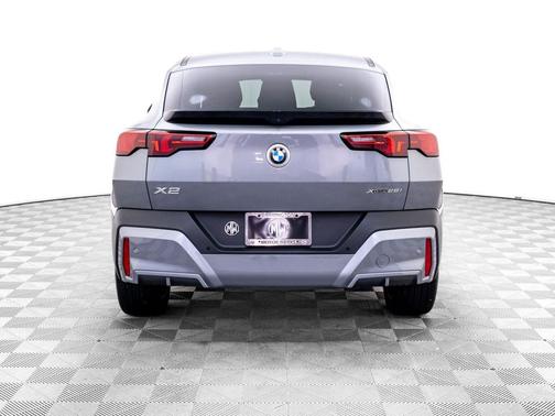 Gray Metallic 2025 BMW X2 xDrive28i