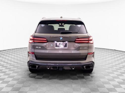 Manhattan Green Metallic 2026 BMW X5 xDrive40i