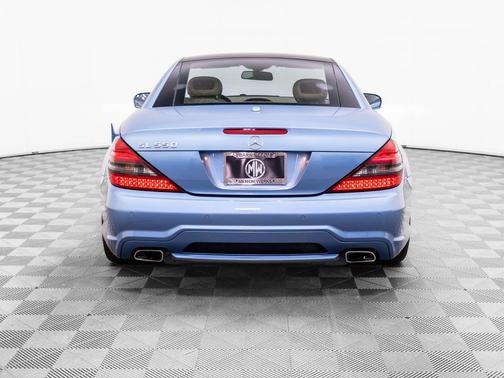 Quartz Blue Metallic 2011 Mercedes-Benz SL-Class SL 550