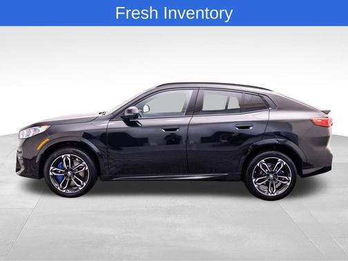 Black Sapphire Metallic 2025 BMW X2 xDrive28i