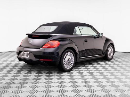 Black Uni 2015 Volkswagen Beetle Auto 1.8T w/Tech