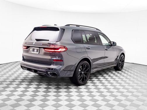 2026 BMW X7 M60i
