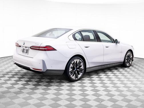 White Metallic 2026 BMW 540 xDrive