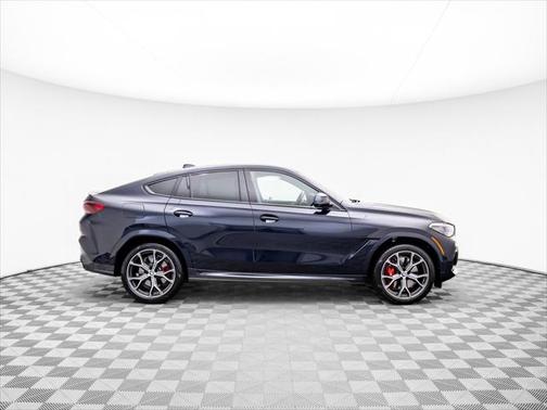 2021 BMW X6 M50i