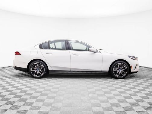 2025 BMW i5 xDrive40