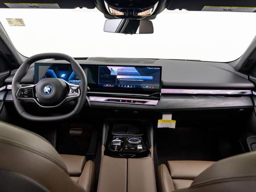2025 BMW i5 xDrive40