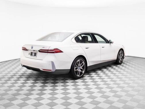 2025 BMW i5 xDrive40