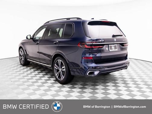 Carbon Black Metallic 2026 BMW X7 xDrive40i