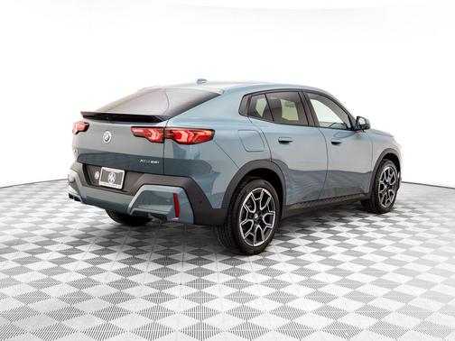 2025 BMW X2 xDrive28i