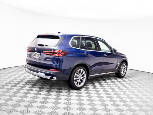Tanzanite Blue II Metallic 2026 BMW X5 xDrive40i