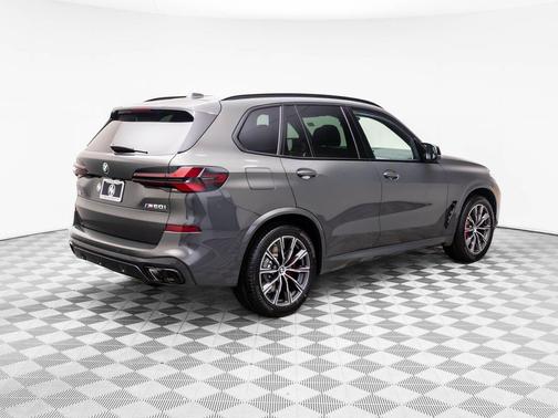 2026 BMW X5 M60i