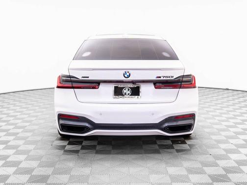 2022 BMW 750 i xDrive