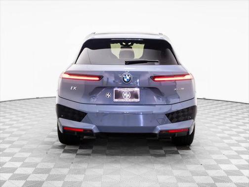 2025 BMW iX xDrive50