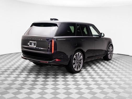 2025 Land Rover Range Rover P530 SE
