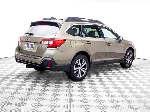 Wilderness Green Metallic 2018 Subaru Outback 2.5i Limited