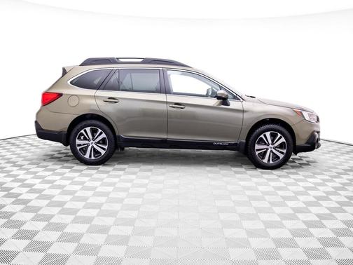 Wilderness Green Metallic 2018 Subaru Outback 2.5i Limited