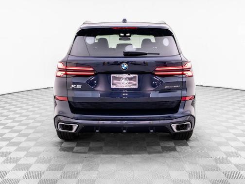Black Sapphire Metallic 2026 BMW X5 xDrive40i
