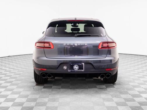 2017 Porsche Macan Base