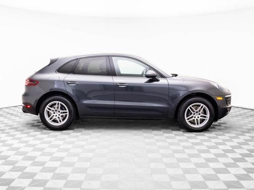2017 Porsche Macan Base