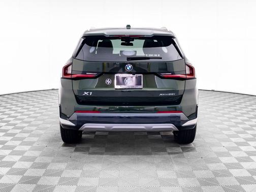 San Remo Green Metallic 2023 BMW X1 xDrive28i