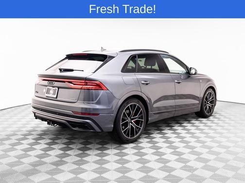 Daytona Gray Pearl Effect 2022 Audi Q8 55 Prestige