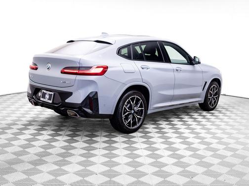 Gray Metallic 2025 BMW X4 xDrive30i