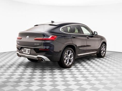 2025 BMW X4 xDrive30i
