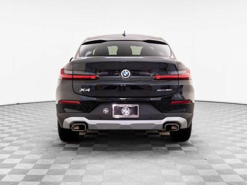 2025 BMW X4 xDrive30i