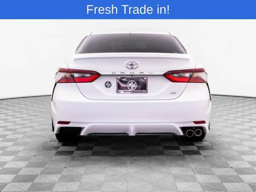 Ice Cap 2023 Toyota Camry SE