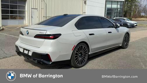 Carbon Black Metallic 2025 BMW 760 xDrive