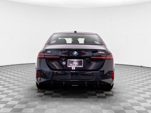 Black Sapphire Metallic 2026 BMW i5 M60