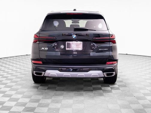 Black Sapphire Metallic 2024 BMW X5 xDrive40i