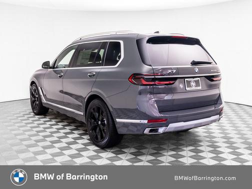Dravit Grey Metallic 2027 BMW X7 xDrive40i