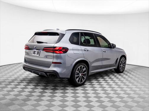 2024 BMW X5 M60i
