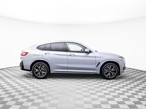 2025 BMW X4 xDrive30i