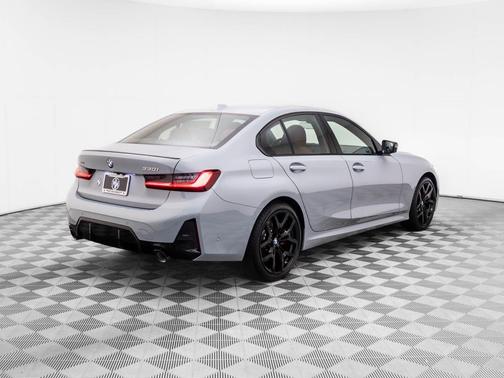 2026 BMW 330 i xDrive