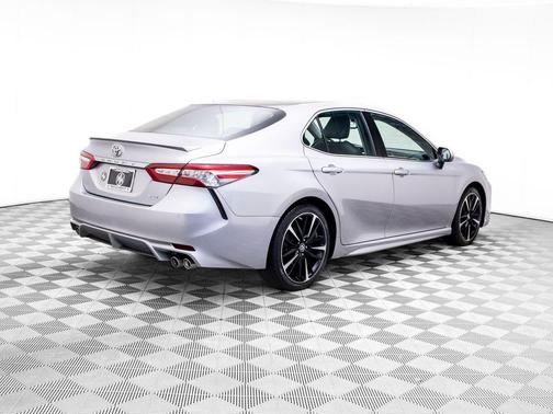 Celestial Silver Metallic 2018 Toyota Camry XSE