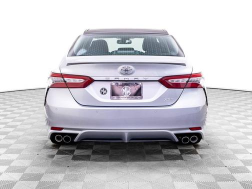 Celestial Silver Metallic 2018 Toyota Camry XSE