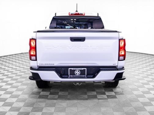 Summit White 2024 Chevrolet Colorado LT