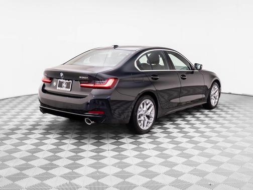 2025 BMW 330 i xDrive